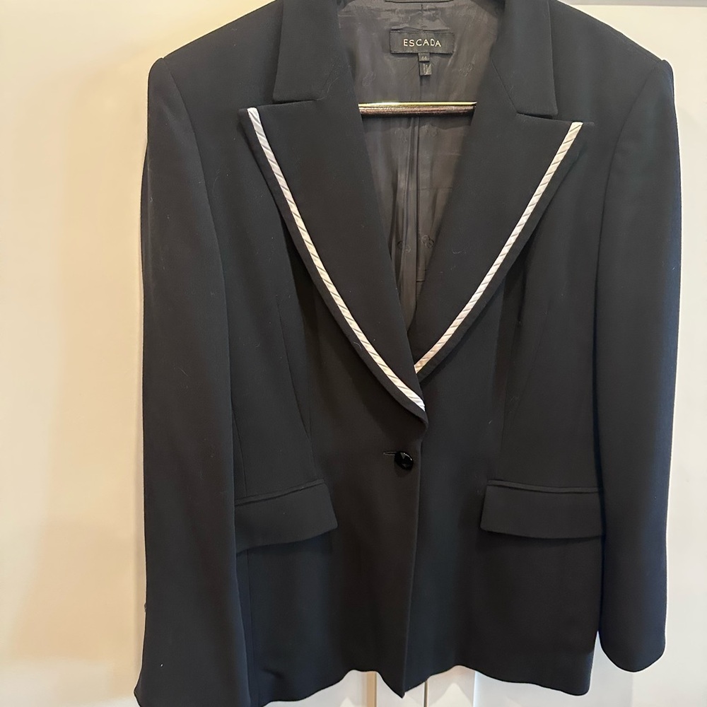 EUC Escada Women’s Black/White ‘Tuxedo’ Suit - Picture 2 of 16